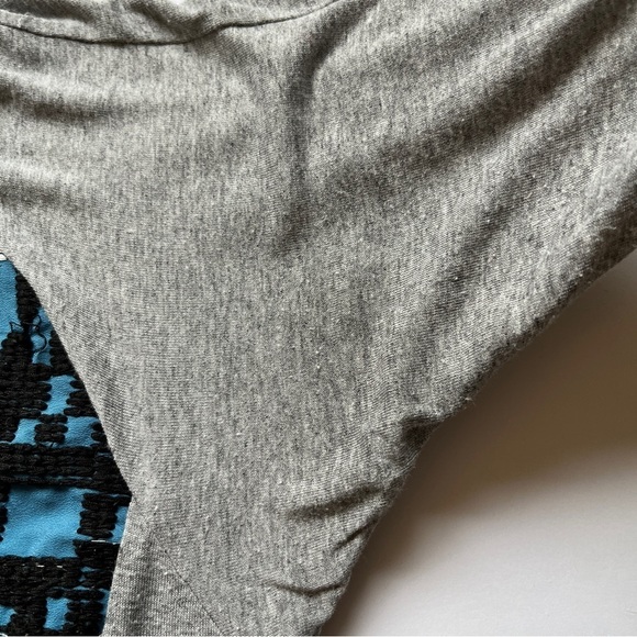 Dolan T-Shirt Anthropologie Blue & Gray  Lamai Embroidered Top Southwestern Sz M - Picture 11 of 15